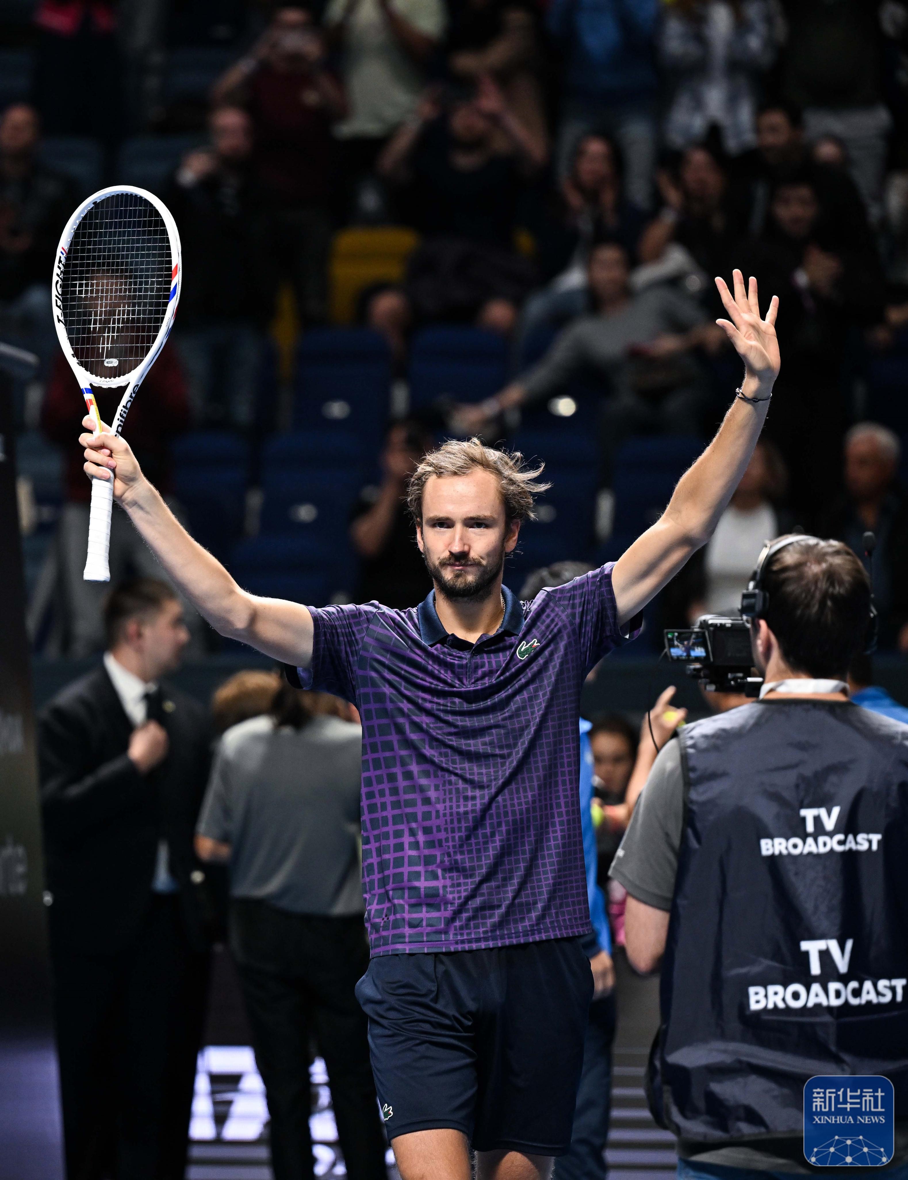 法网力克ATP总决赛，梅德韦杰夫扛起全队