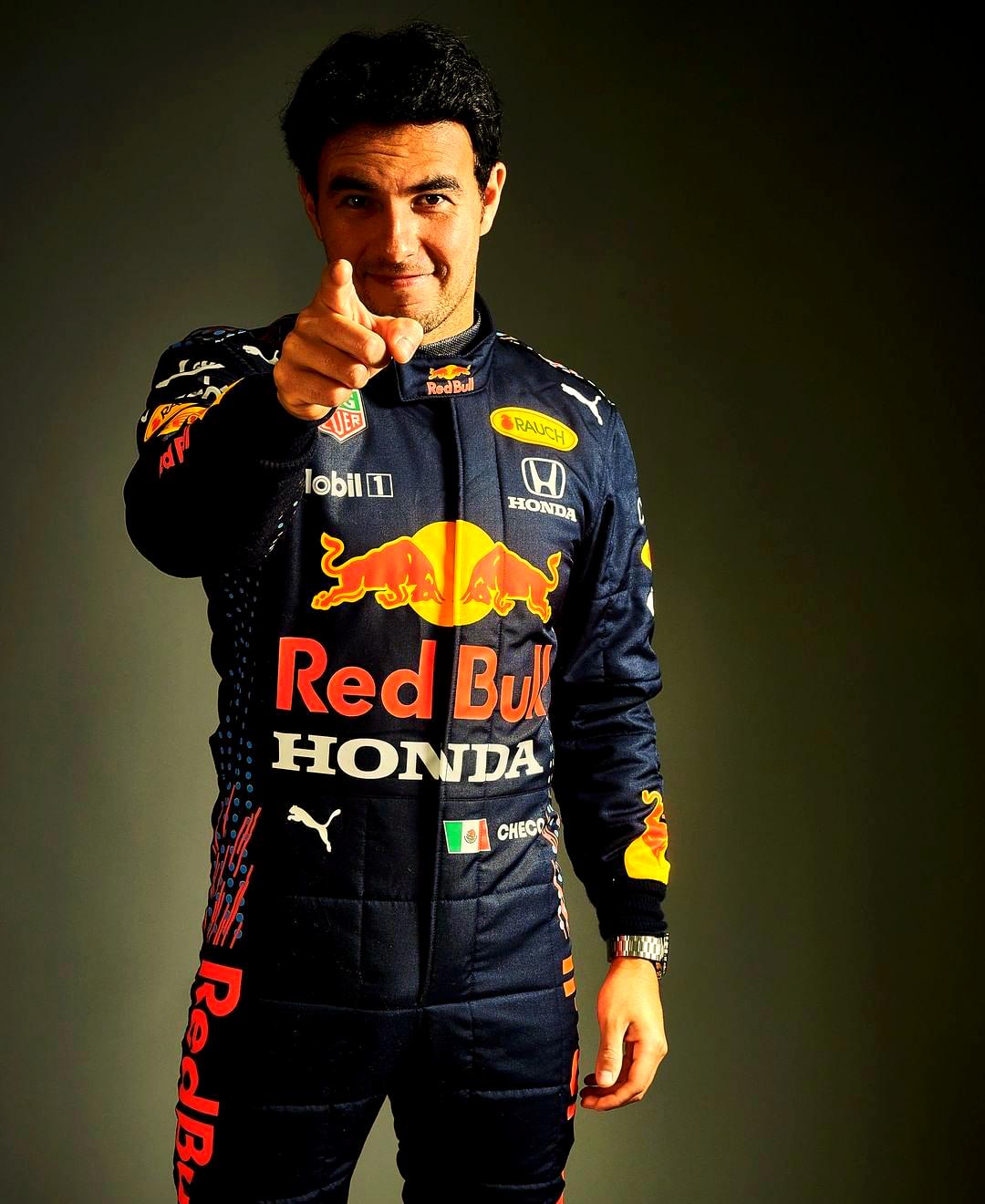 阿斯顿马丁完胜威廉姆斯，佩雷兹点燃赛场