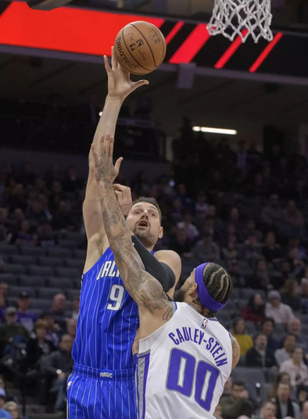 爵士完胜灰熊，武切维奇状态火热