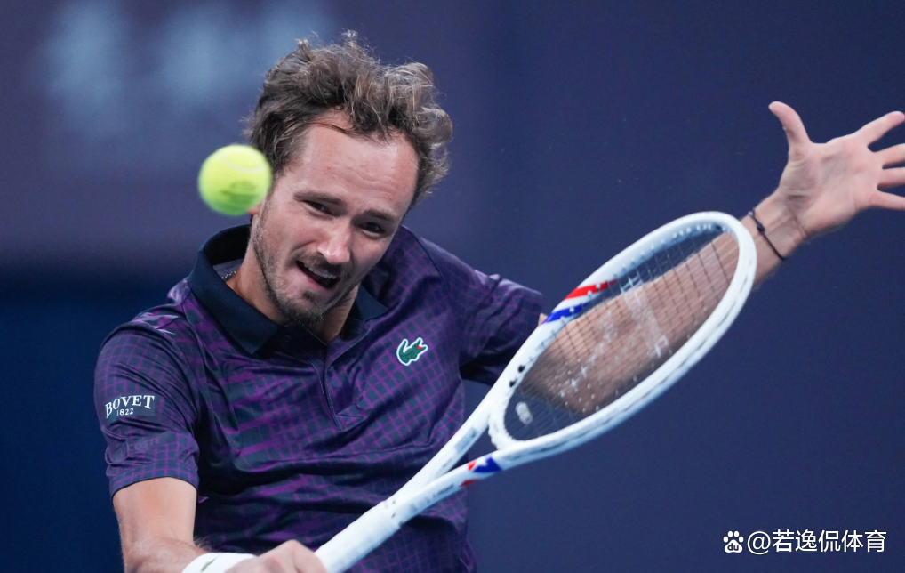 ATP总决赛鏖战澳网,梅德韦杰夫刷新纪录 ATP总决赛鏖战澳网,梅德韦杰夫刷新纪录