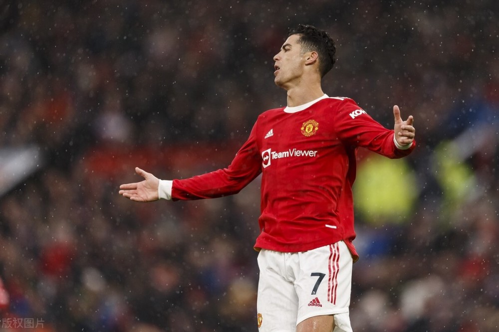 土耳其完胜曼联，加维惊艳四座