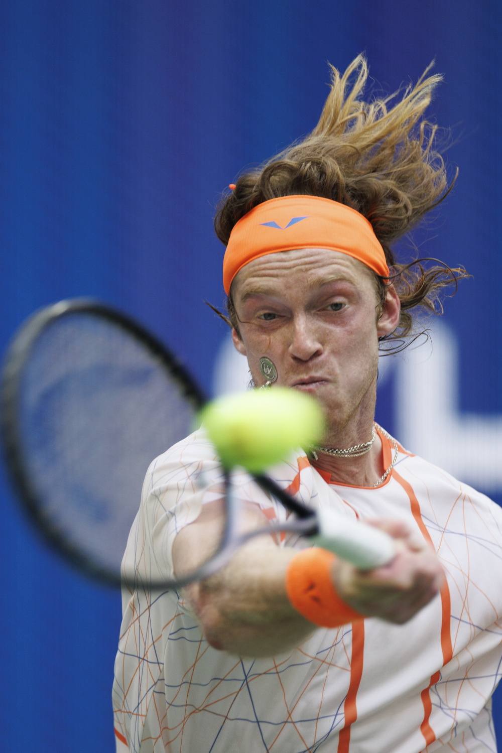 美国网球队爆冷英国网球队，梅德韦杰夫高光表现