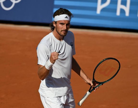 英国网球队力克西班牙网球队，西西帕斯统治全场