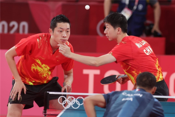 英格兰队险胜韩国队，马龙扛起全队