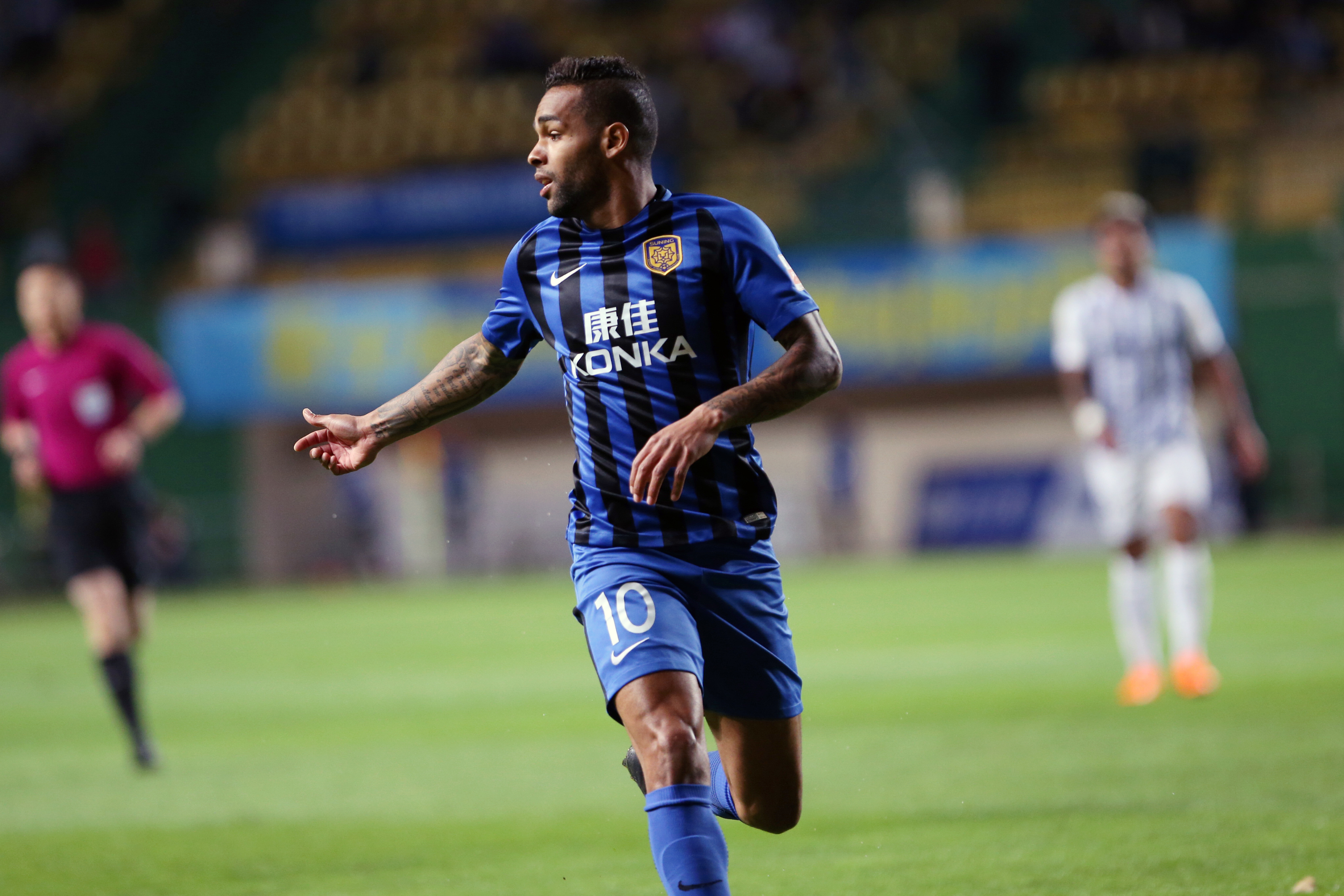 苏宁攻入关键一球，全队斗志高涨