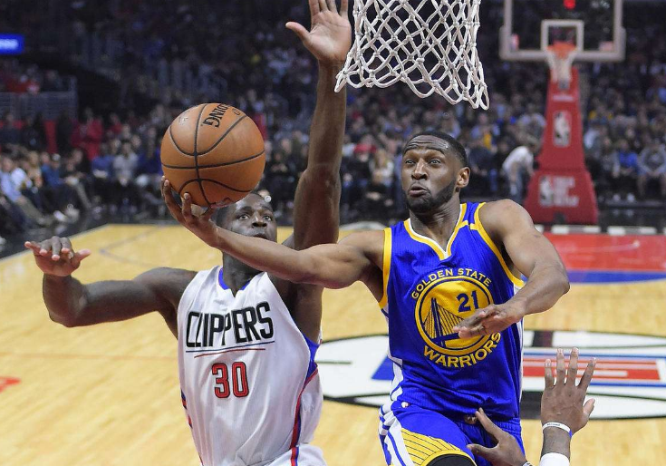 CBA总决赛：新疆勇士队主场成功卫冕