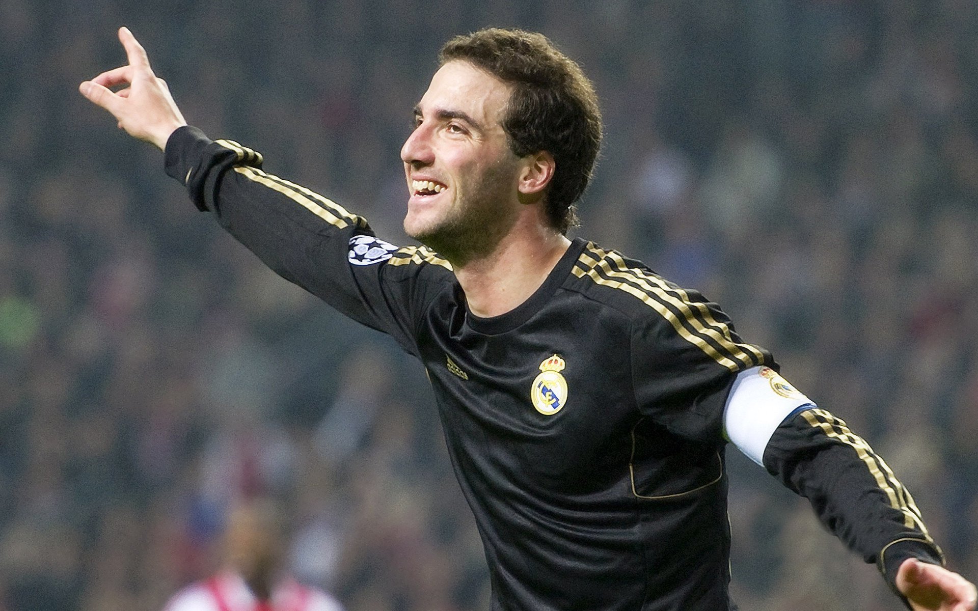 波尔扛起全队，英格兰队险胜波兰队，一场关于坚韧与领袖的胜利